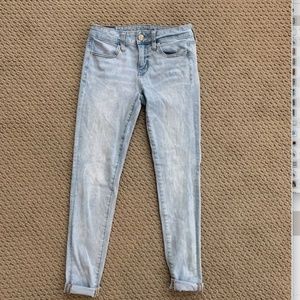 American Eagle Light Wash Skinny Jeans